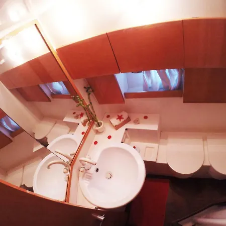 بوتيل Yacht