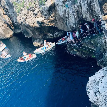 بوتيل Yacht كابري