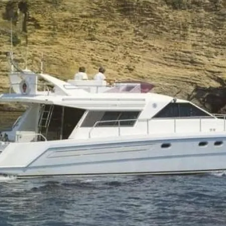 بوتيل Yacht كابري