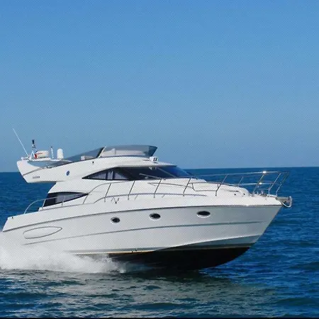 Yacht Capri